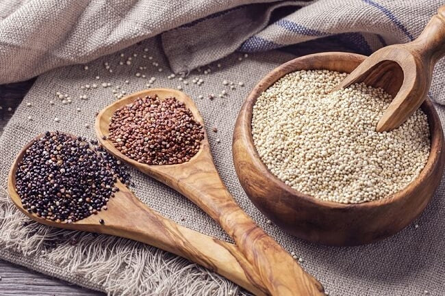 Tìm hiểu nhanh hạt quinoa là gì? Có tác dụng gì khi sử dụng?