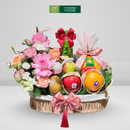 giỏ quà trái cây cam vàng, táo envy, kiwi, dưa lưới trang trí cùng hoa tươi, đẹp tinh tế dành tặng cho bạn bè người thân vào những dịp đặc biệt