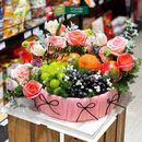 Giỏ Quà Trái Cây Quýt, Kiwi, Nho Xanh trang trí bánh sinh nhật dành Tặng Sếp Nữ