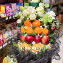 giỏ trái cây nhập khẩu phù hợp đi đám giỗ, đám tang trang trí hoa sen sang trọng, lịch sự.