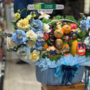 Giỏ Trái Cây nhập khẩu nhiều loại và trang trí Hoa Tươi có vẻ đẹp Sang Trọng - Món Quà Thể Hiện Sự Trân Trọng