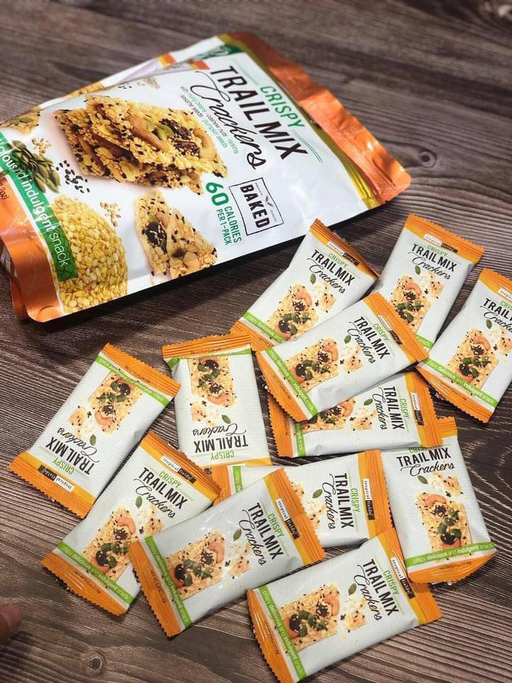 Bánh Quy Crispy Trail Mix Crackers Úc Gói 232g