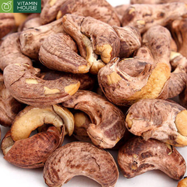 Đặt lên bàn cân 100gr hạt điều rang muối có bao nhiêu calo?