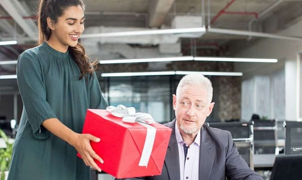 Điểm danh những món quà Tết cho sếp nam cực kỳ ý nghĩa