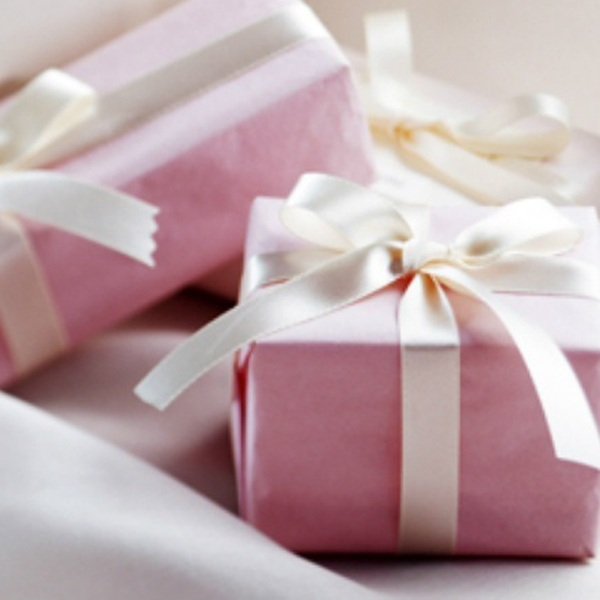 Tham khảo 8 mẫu quà tặng cô giáo 20/11 ý nghĩa nhất