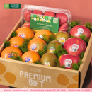 góc chụp cận cảnh hộp quà trái cây kiwi, dâu của Vitamin House