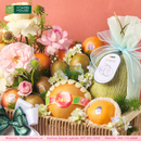 góc chụp cận cảnh - Giỏ Quà Hoa & Trái Cây: Táo Envy, Dưa Lưới | Quà Tặng Chúc Mừng Cho Mẹ và Bé