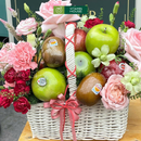 Giỏ Quà Trái Cây Trắng Trang Trí Hoa Tươi - Biểu Tượng Của Sự Thanh Khiết