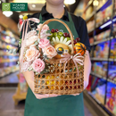 giỏ quà hoa hồng và trái cây nhập khẩu