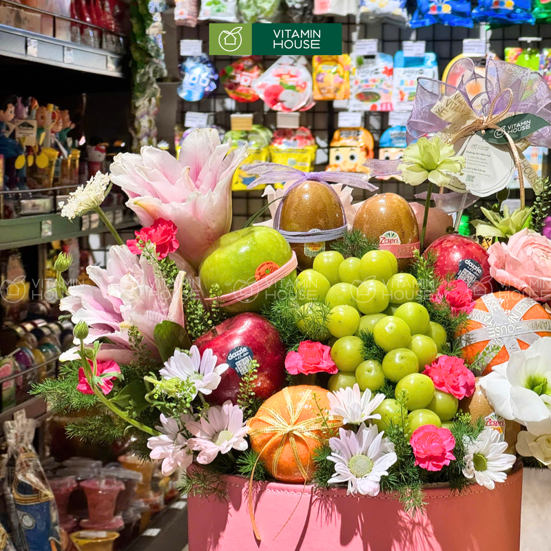 Giỏ Trái Cây Nho Xanh, Kiwi, Táo, Hoa Tươi Món Quà Sức Khỏe - Lời Chúc Tuổi Mới Rạng Rỡ