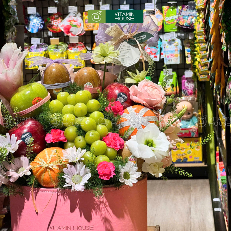 Giỏ Trái Cây Nho Xanh, Kiwi, Táo, Hoa Tươi Món Quà Sức Khỏe - Lời Chúc Tuổi Mới Rạng Rỡ