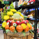 góc nghiêng-Giỏ Quà Trái Cây Nhập Khẩu và Hoa Tươi Tặng Dâng Chùa