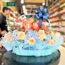 giỏ quà trái cây tặng người yêu tông xanh biển với táo envy, hoa hồng và cẩm tú cầu