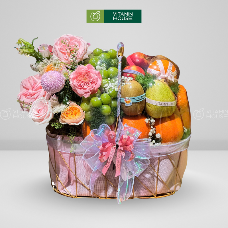 Giỏ Trái Cây Cam, Táo, Quýt và Hoa Tặng Cô Giáo Ngày Lễ Kỉ Niệm