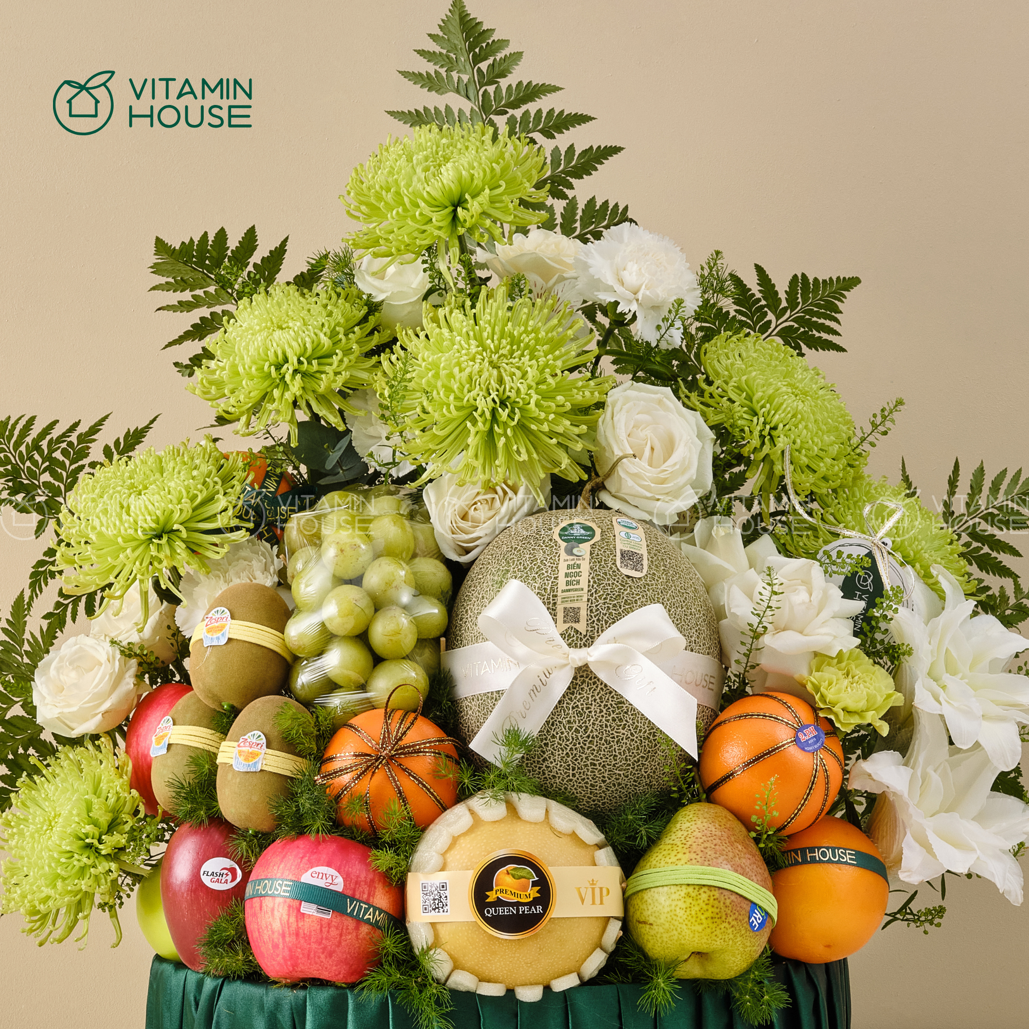 Giỏ Quà Trái Cây Nho, Kiwi, Quýt Nhập Khẩu Đi Lễ Chùa Đầu Năm