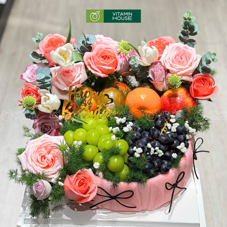 Giỏ Quà Trái Cây Quýt, Kiwi, Nho Xanh trang trí bánh sinh nhật dành Tặng Sếp Nữ