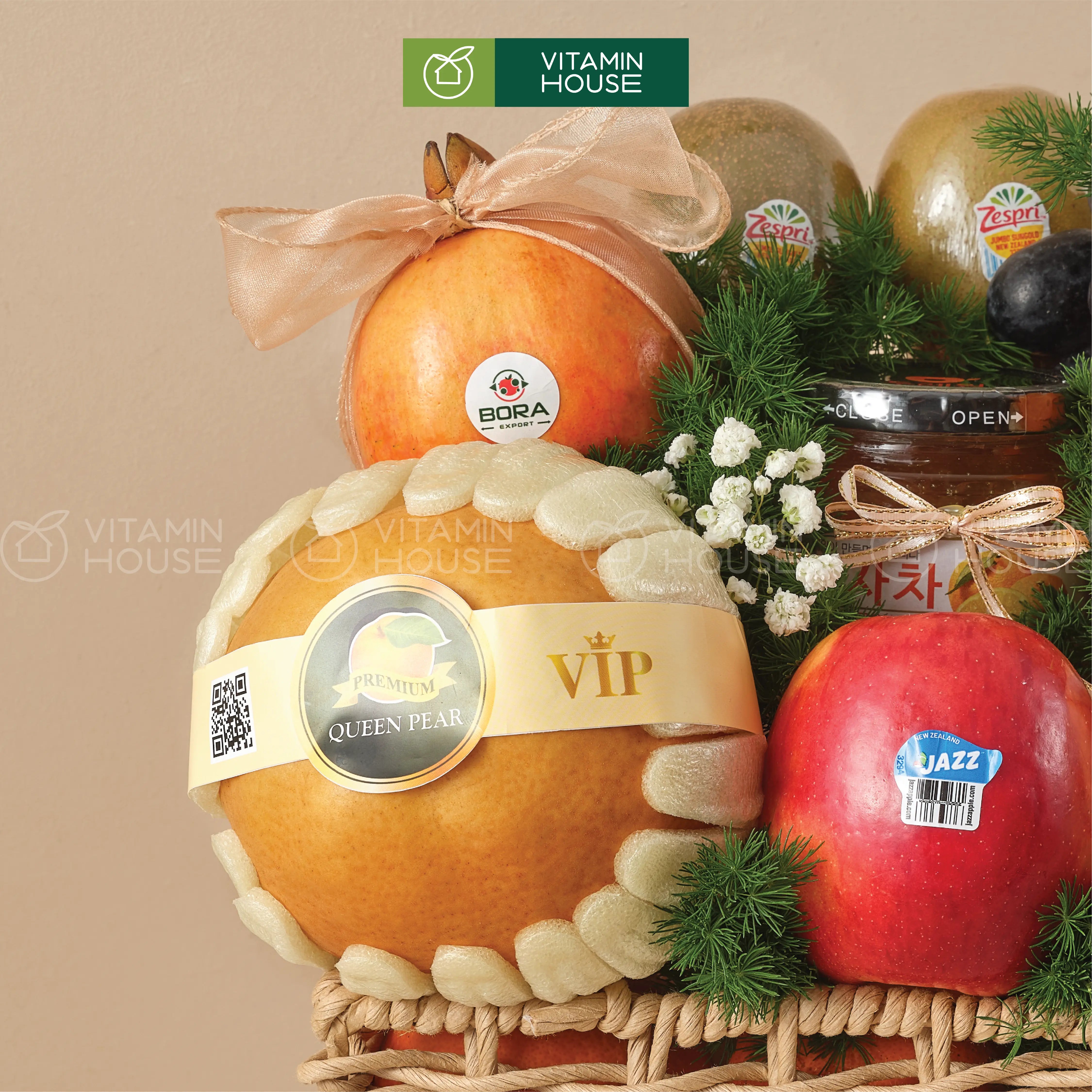 Giỏ quà trái cây lê hàn, quýt úc, nho đen, sữa hạnh nhân thăm bệnh, chúc sức khỏe