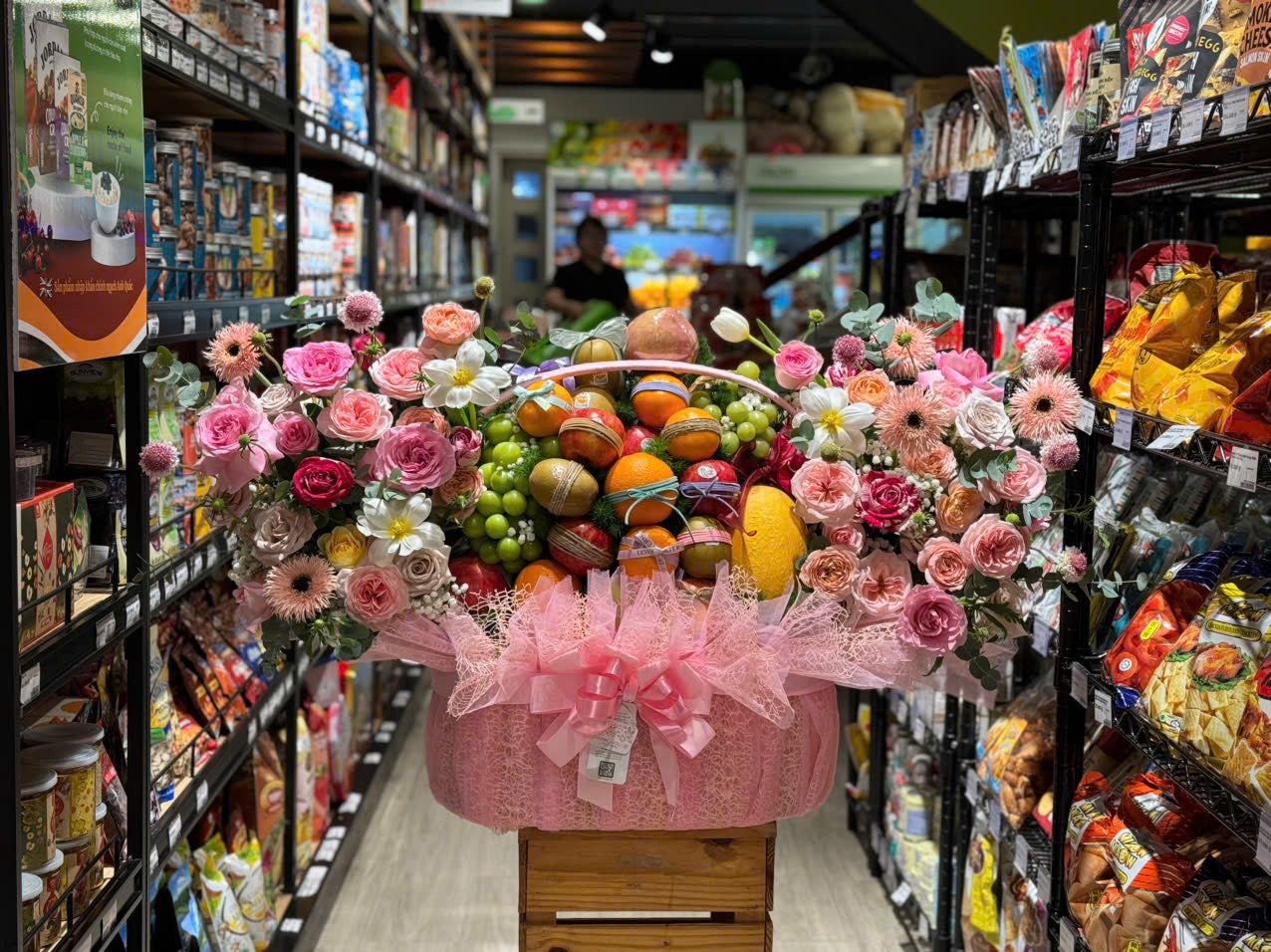 Ảnh thực tế 2 - Giỏ Quà Trái Cây Nhập Khẩu & Hoa Tươi Tặng Mừng Sinh Nhật, Tặng Bác Sĩ ,Tân Gia