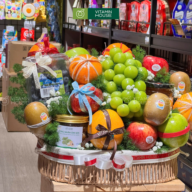 Giỏ Quà Trái Cây Sức Khỏe có nho xanh, kiwi, quýt úc, táo và việt quất. Món quà  Biểu Tượng Của Sự An Lành
