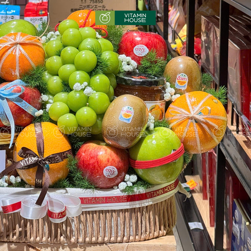 Giỏ Quà Trái Cây Sức Khỏe có nho xanh, kiwi, quýt úc, táo và việt quất. Món quà  Biểu Tượng Của Sự An Lành