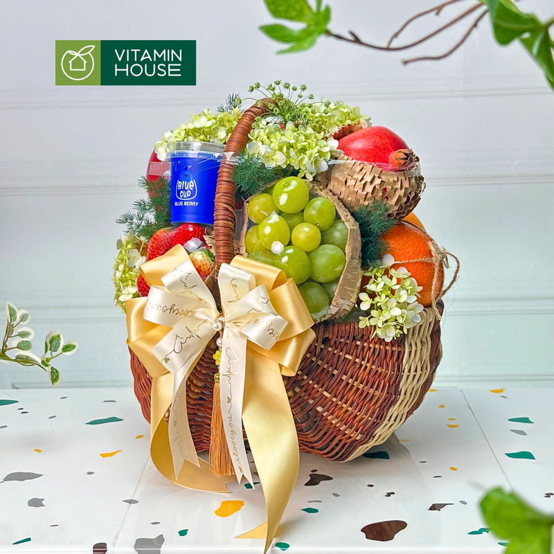 giỏ quà trái cây nho xanh lựu ấn độ, cam vàng, dâu hàn quốc tặng đồng nghiệp nữ