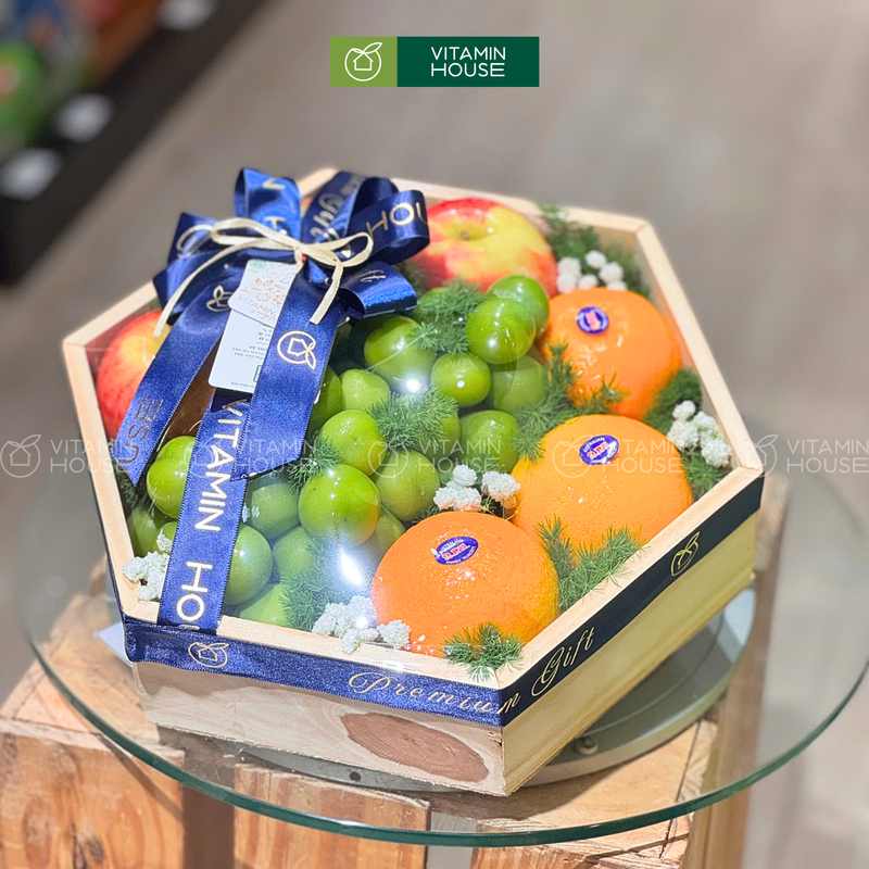 Giỏ Trái Cây nho xanh, quýt và táo Chúc Sức Khỏe Hương Vị Tươi Mới Tràn Đầy Năng Lượng