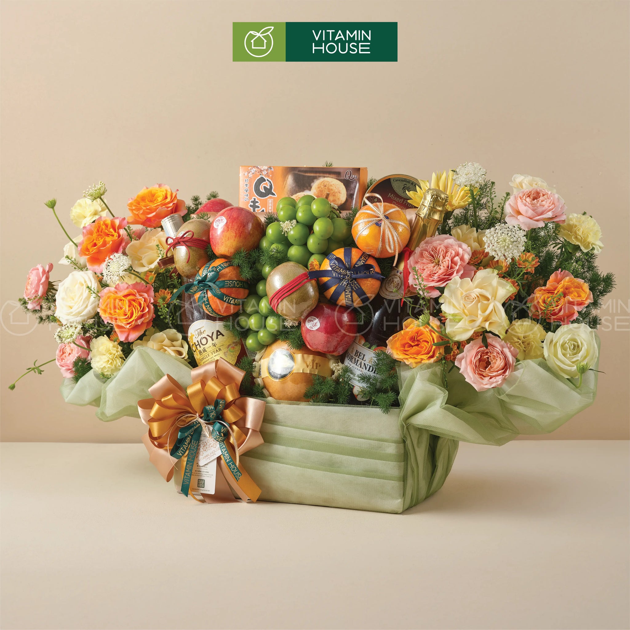 Giỏ trái cây nhập khẩu cao cấp, nước ép  và hoa tươi trang trí tặng chúc mừng khai trương, sự kiện