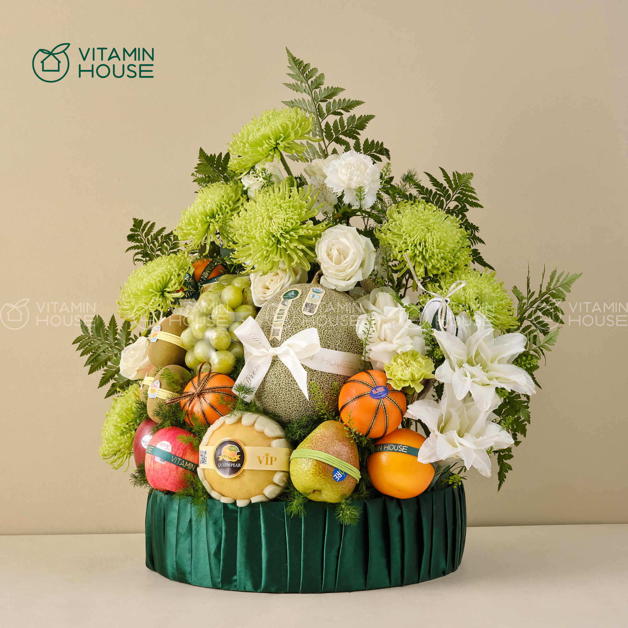 Giỏ Quà Trái Cây Nho, Kiwi, Quýt Nhập Khẩu Đi Lễ Chùa Đầu Năm