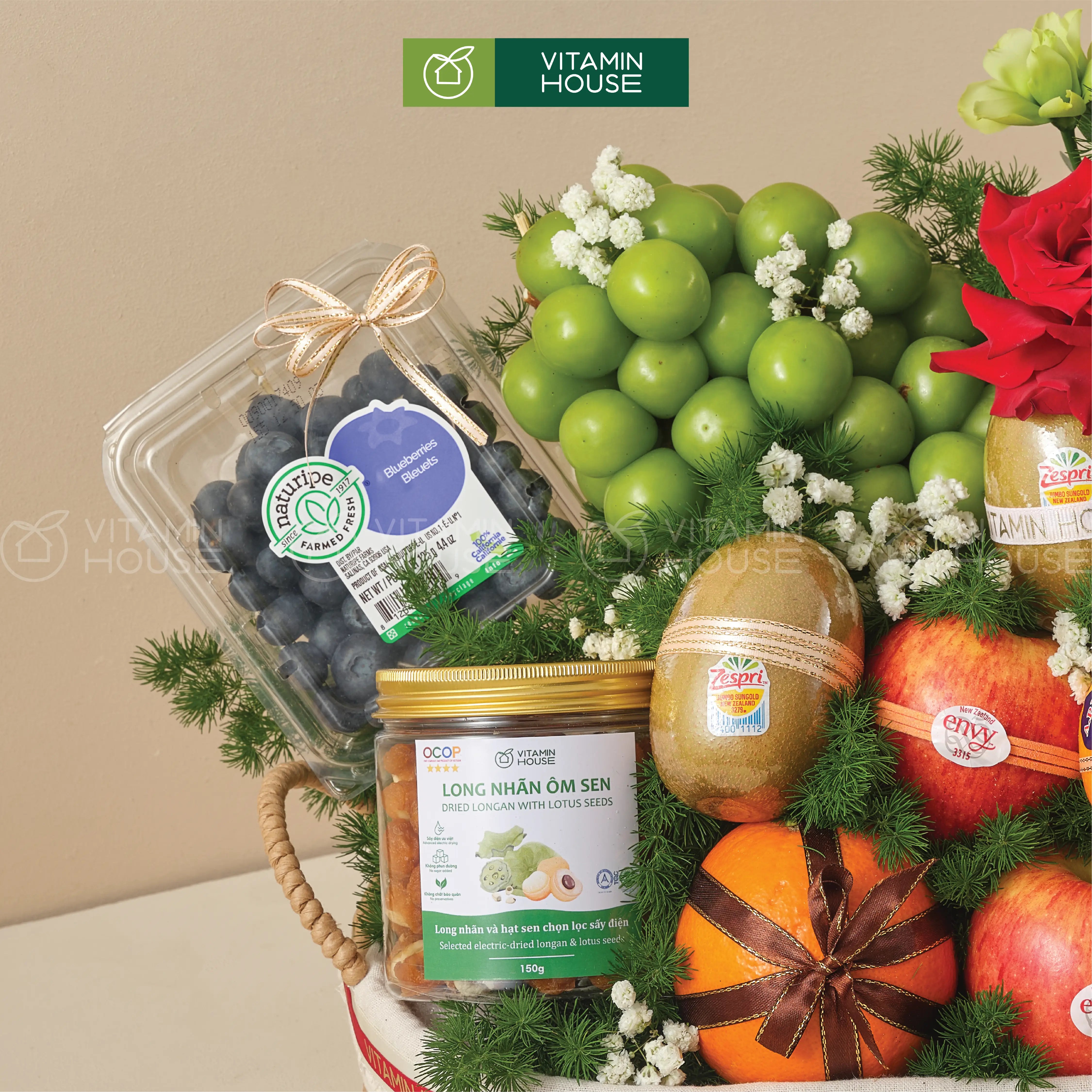 giỏ trái cây nhập khẩu nho xanh kiwi vàng táo envy việt quất 
