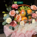 Giỏ Trái Cây Nhập Khẩu Trang Trí Hoa Tươi Tone Hồng Đẹp Mắt