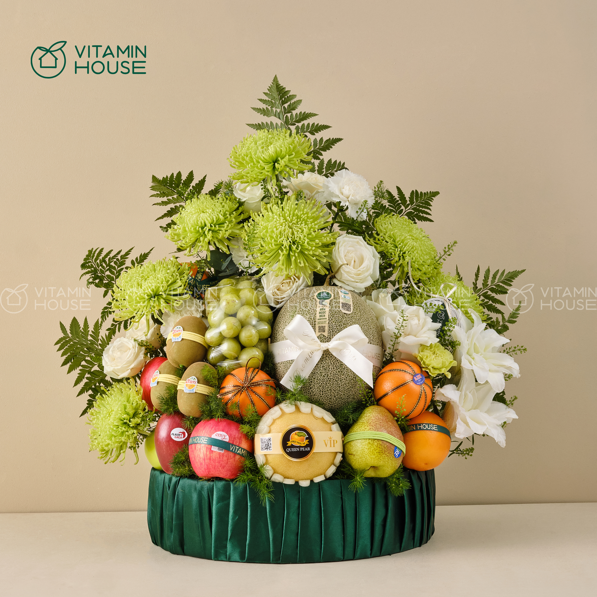 Giỏ Quà Trái Cây Nho, Kiwi, Quýt Nhập Khẩu Đi Lễ Chùa Đầu Năm