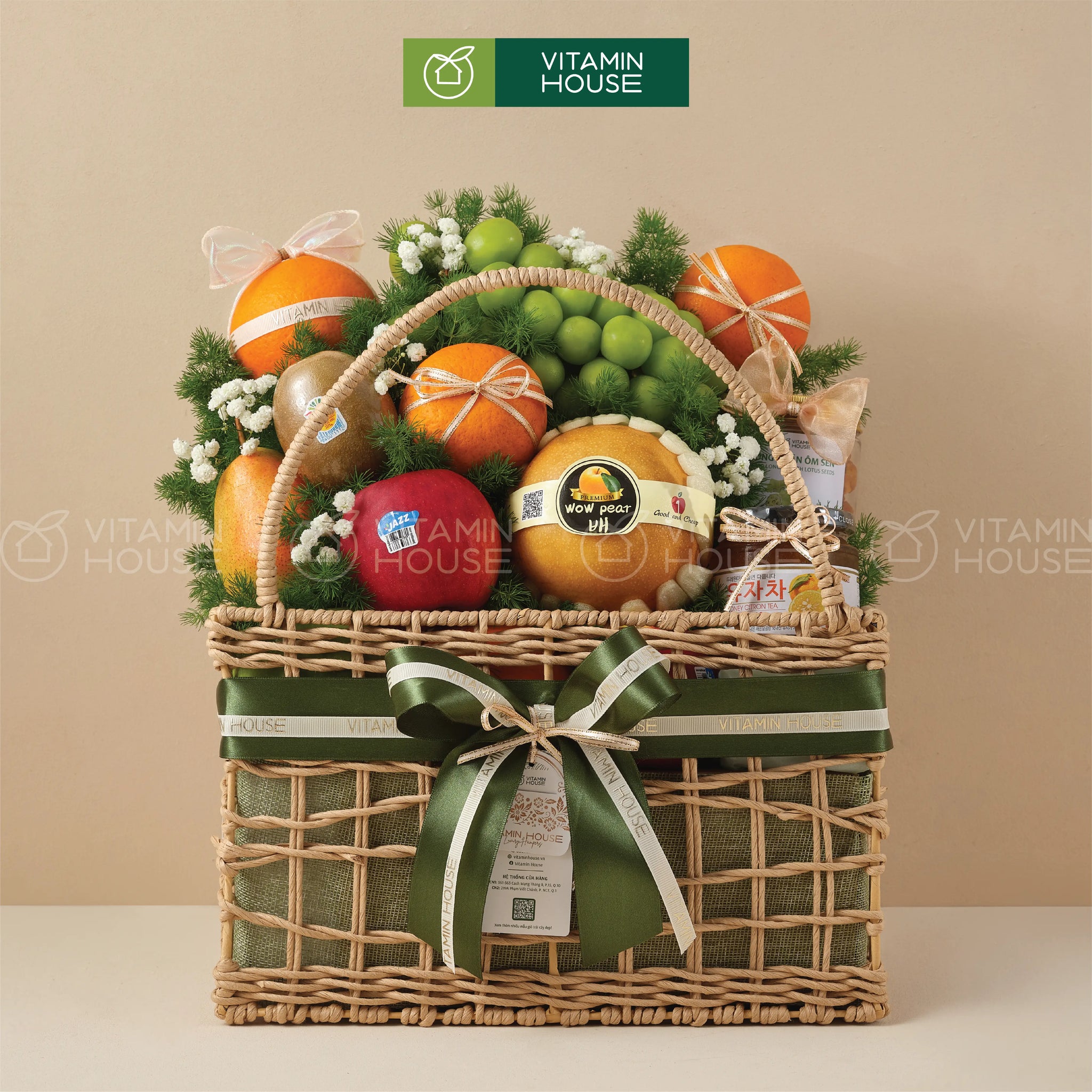 giỏ trái cây nho xanh, cam vàng úc, lê hàn tặng tri ân thầy cô giáo