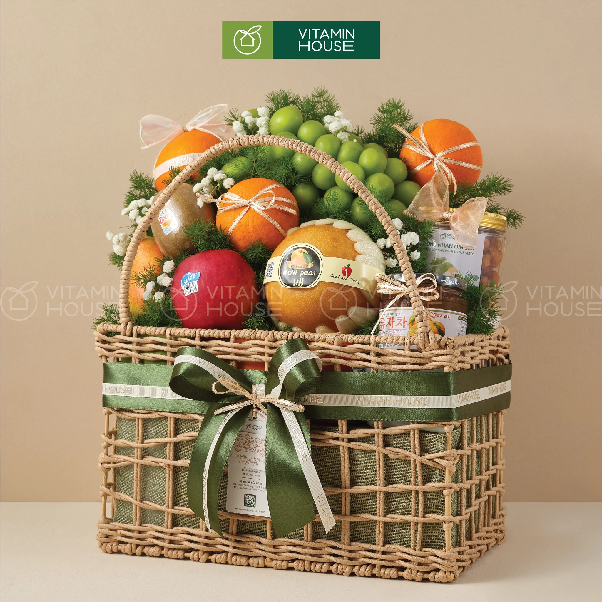 giỏ trái cây nho xanh, cam vàng úc, lê hàn tặng tri ân thầy cô giáo