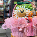 Giỏ Trái Cây trang trí lưới hồng cùng trái cây nhập khẩu cao cấp. Mong cầu sức khỏe cho người bệnh