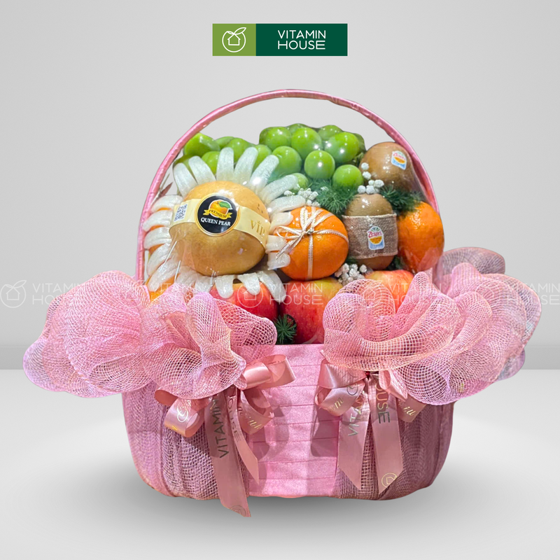 Giỏ Trái Cây trang trí lưới hồng cùng trái cây nhập khẩu cao cấp. Mong cầu sức khỏe cho người bệnh