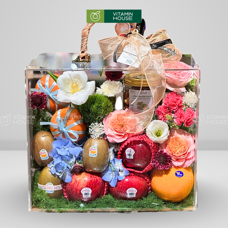 Giỏ Trái Cây trang trí hoa tươi đựng trong hộp Vali. Phù hợp để Chúc Mừng , chia sẻ Hương Vị Của Niềm Vui