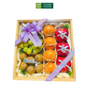 hộp quà trái cây cam, táo, kiwi vàng đựng trong hộp gỗ sang trọng tặng mẹ thể hiện tình cảm