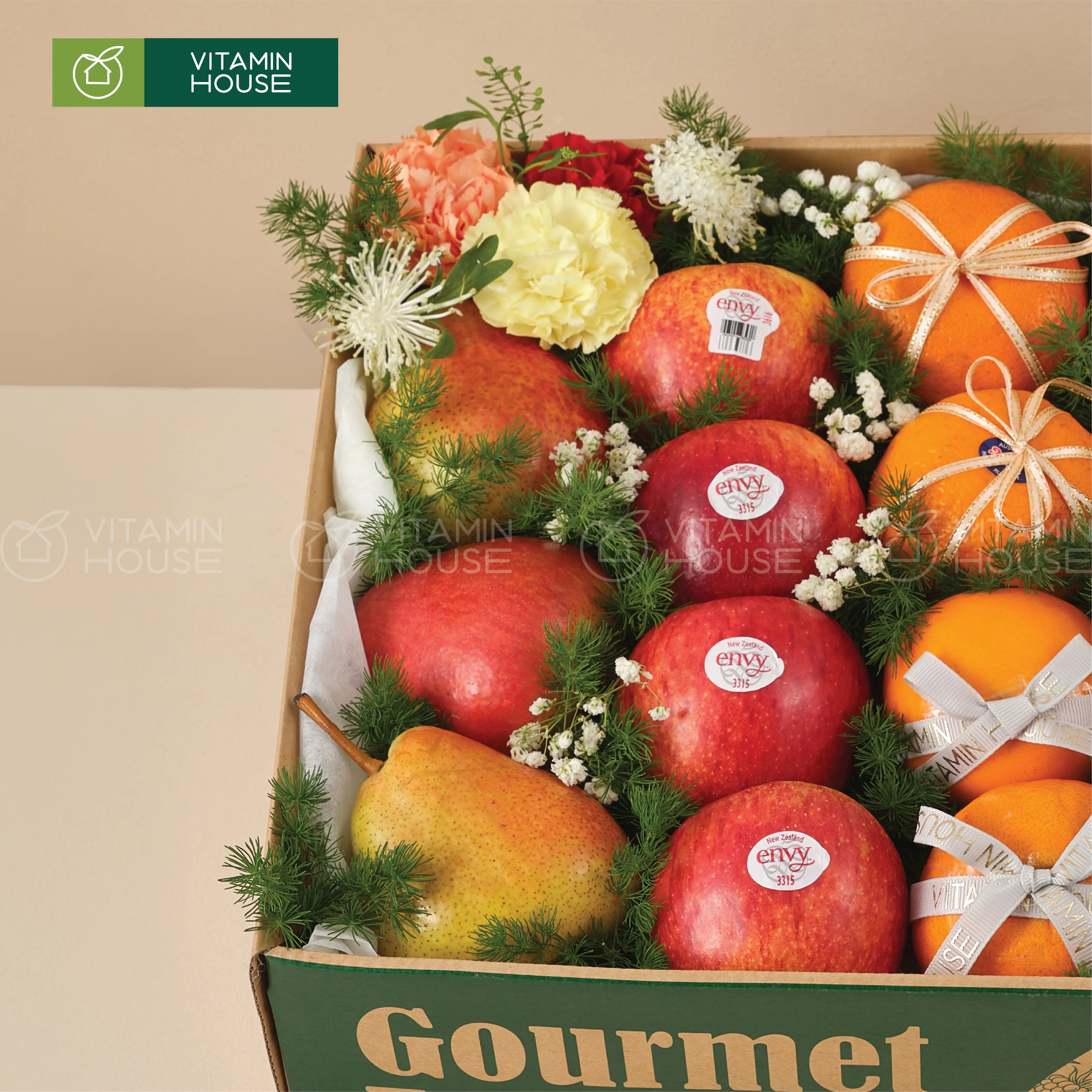 Hộp quà trái cây nho mẫu đơn, kiwi, mật ong đi chúc sức khỏe người thân bạn bè