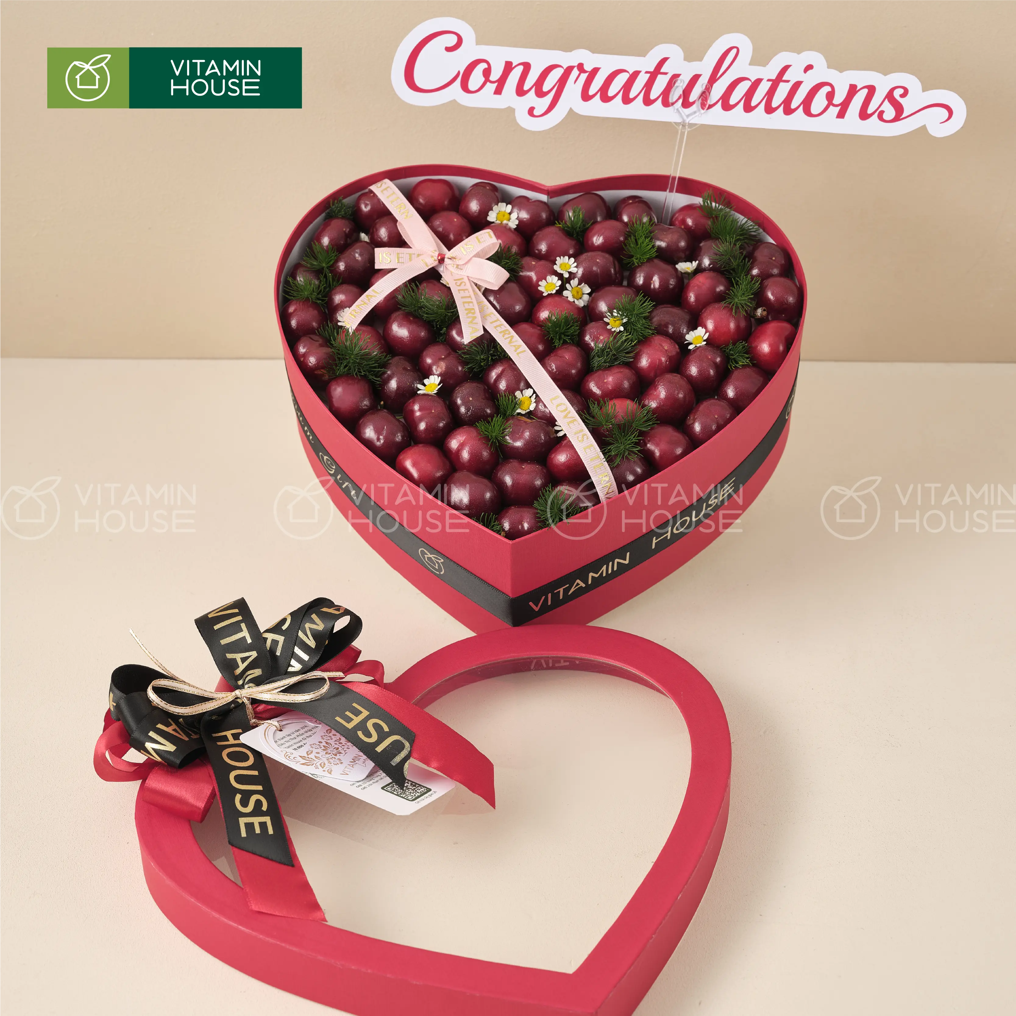 hộp quà trái tim đỏ cherry