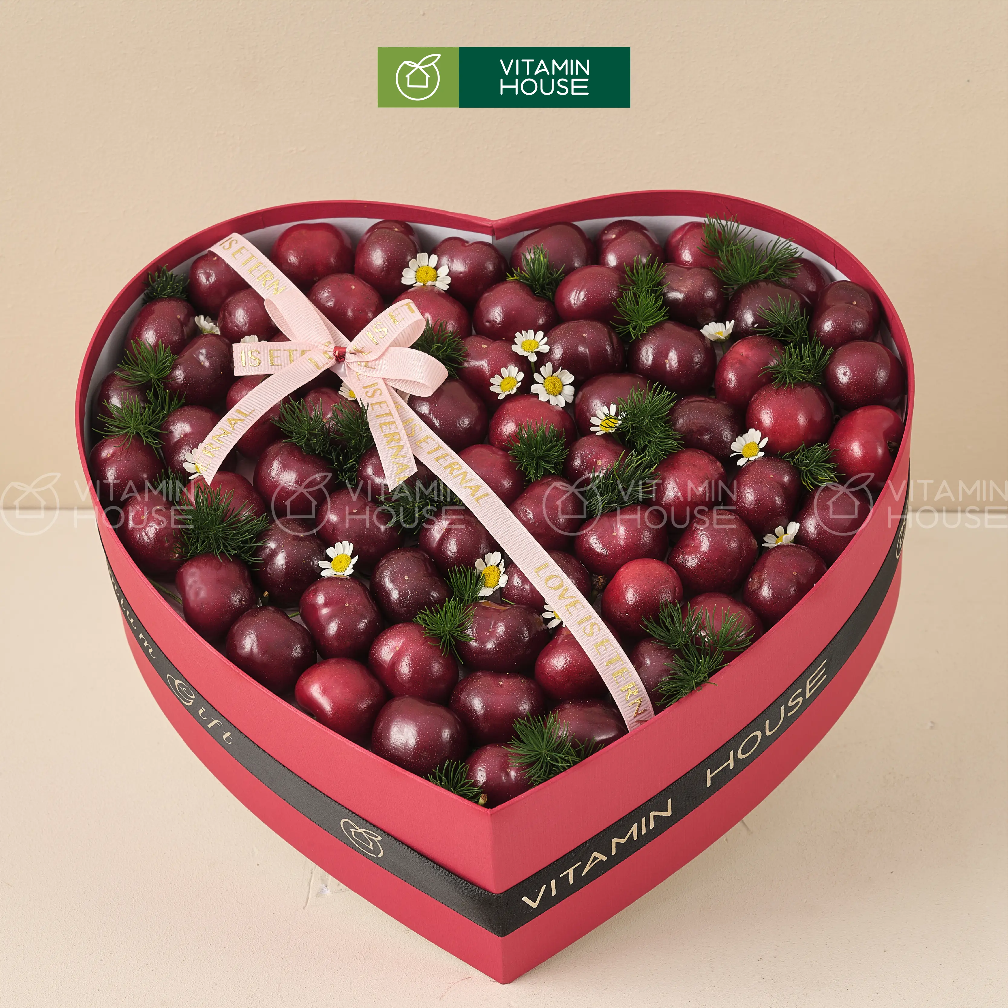 hộp quà trái tim đỏ cherry