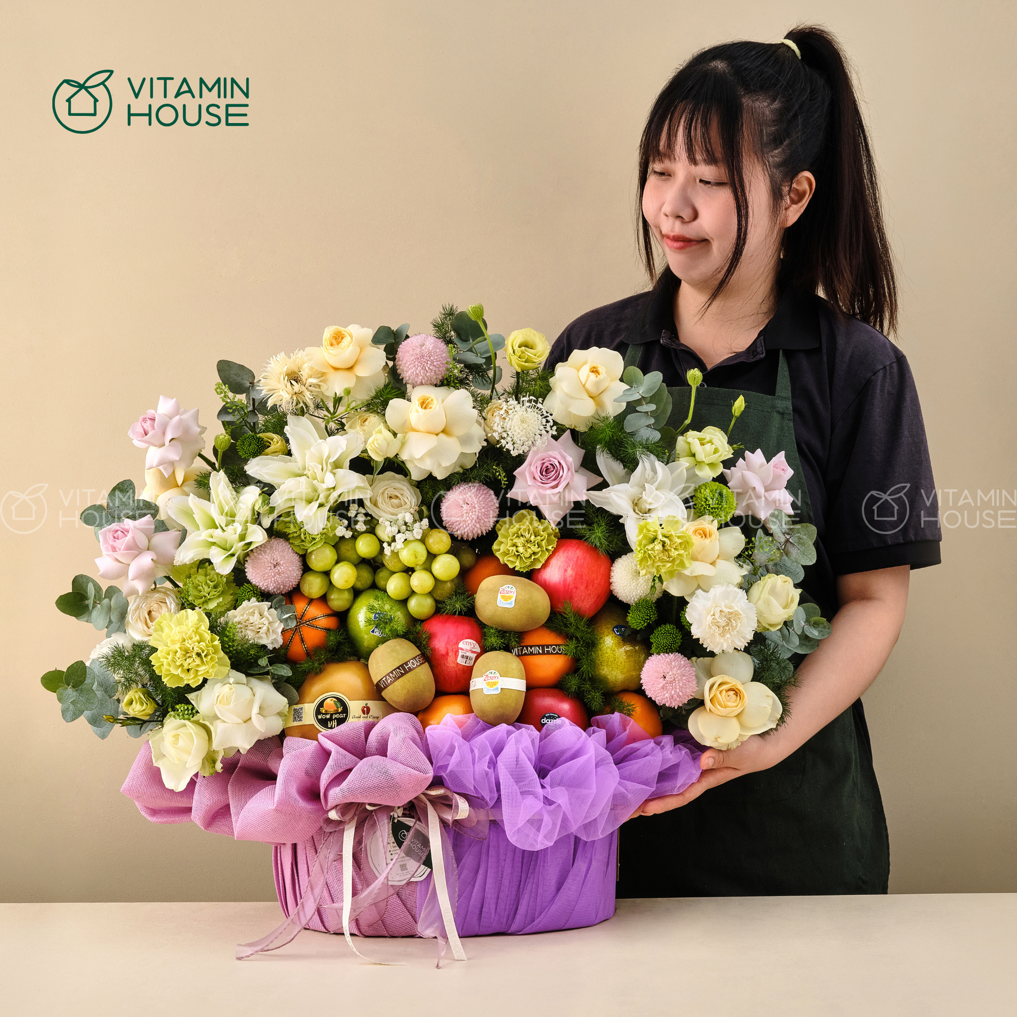 Giỏ Trái Cây Kiwi, Táo, Lê Tone Tím Phù Hợp Cho Các Dịp Đặc Biệt