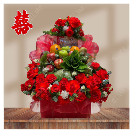 Mâm quả trái cây cưới hỏi với hoa hồng đỏ