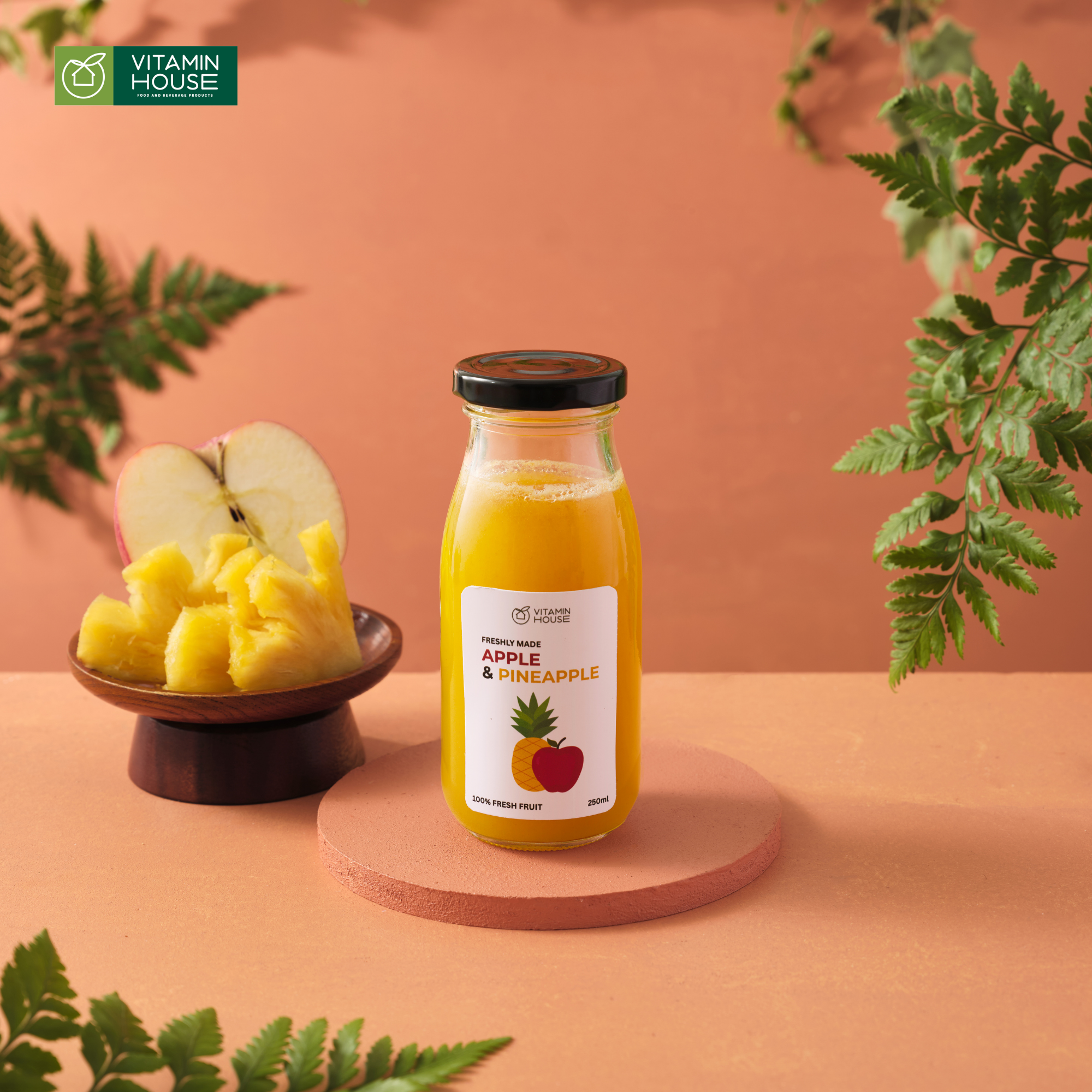 Nước Ép Táo Thơm Vitamin House Chai 250ml