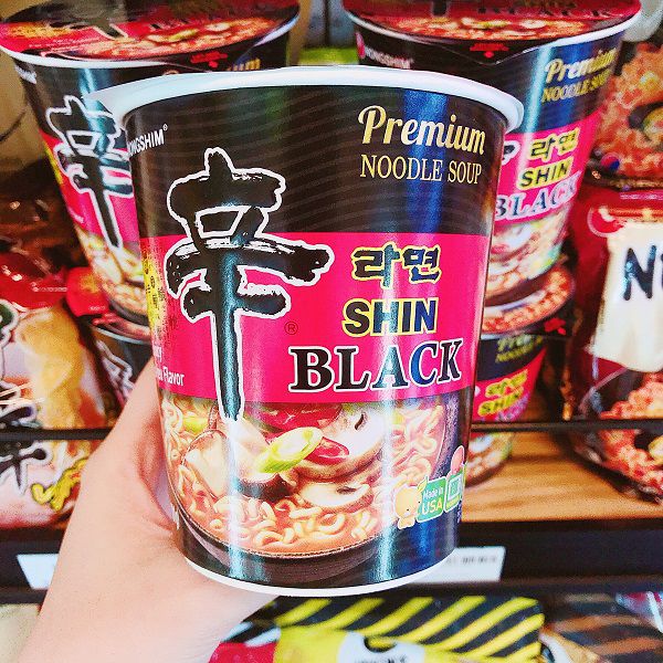 Mỳ Ly Nongshim Shin Black