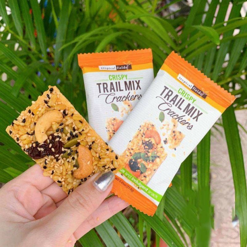 Bánh Quy Crispy Trail Mix Crackers Úc Gói 232g