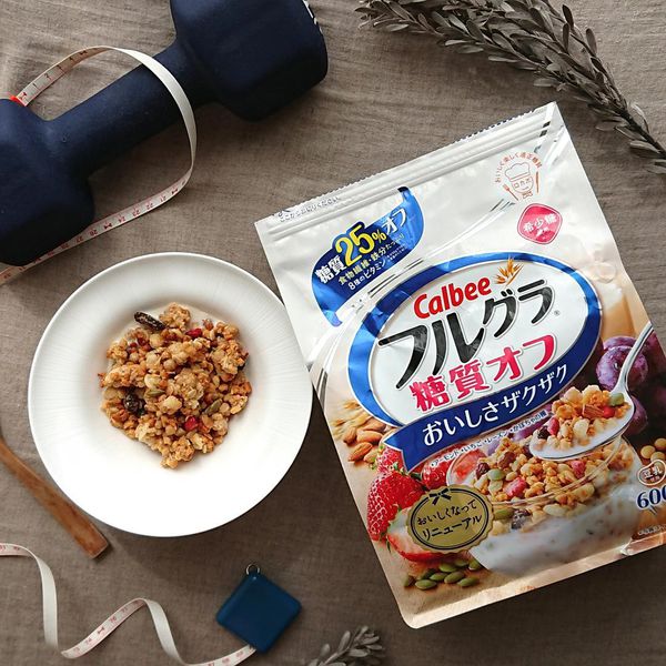 Gói Ngũ Cốc Trái Cây Giảm 25% Đường Calbee Nhật Bản 600g